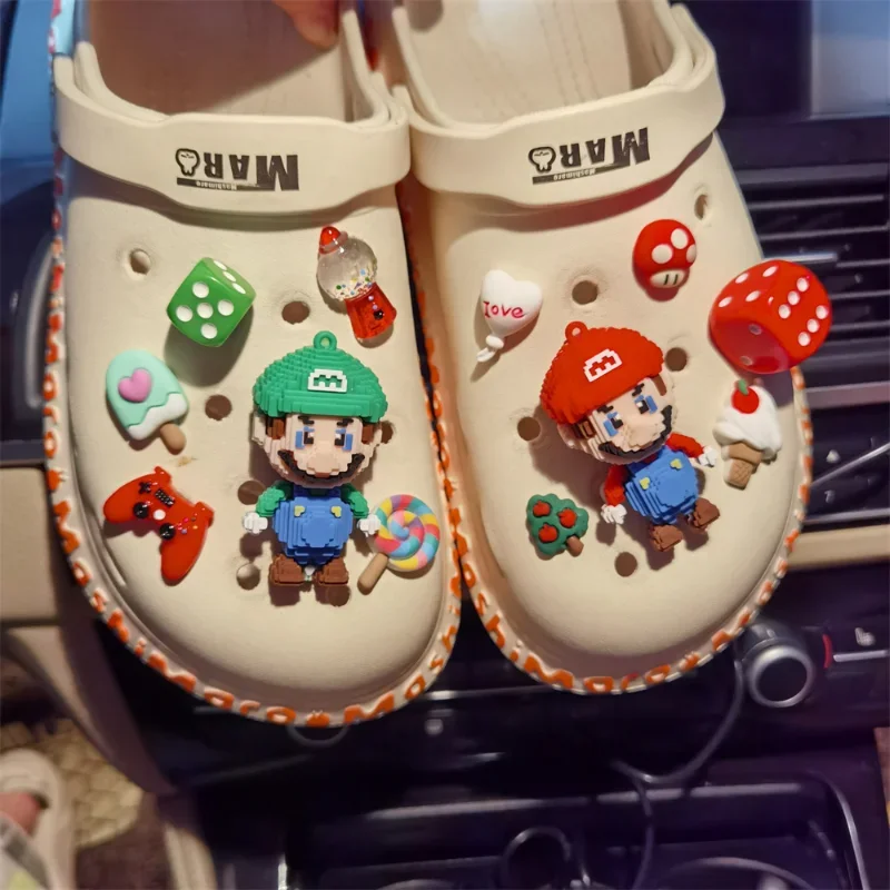 Super Marios Bros DIY zestaw do dekoracji do butów Kawaii Anime gra klamra do butów pantofel sander Croc akcesoria do butów dla dzieci zabawki