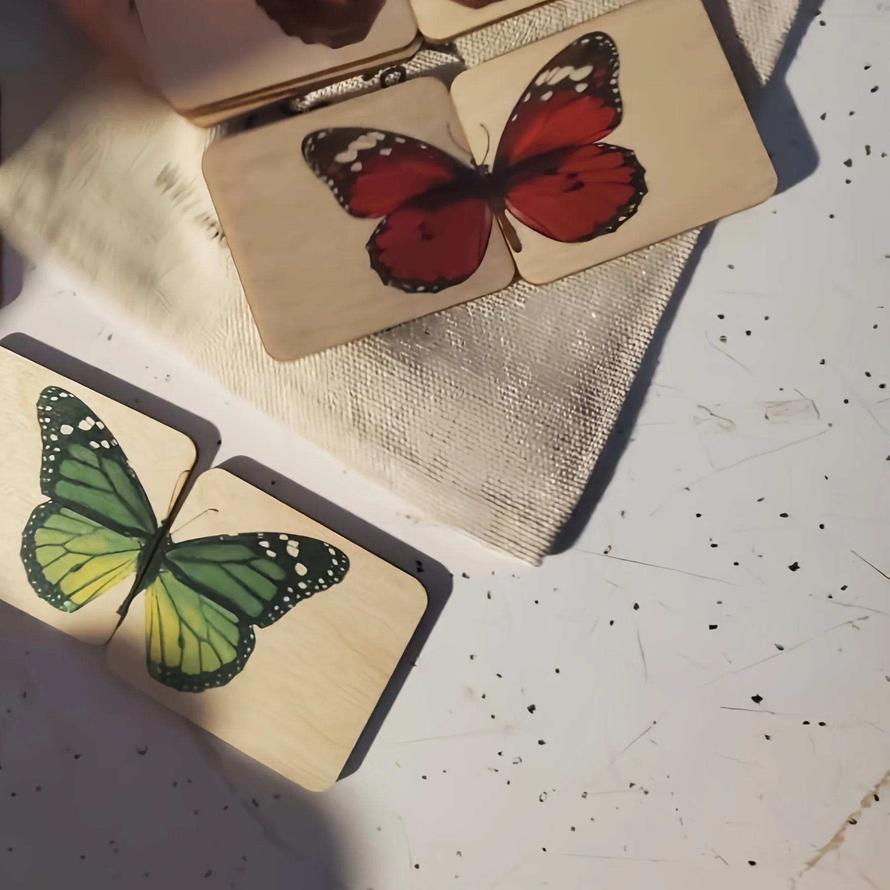 24pcs 나무 나비 퍼즐 | 홈스쿨 학습 가족 인터랙티브 게임 색상 분류 활동 (독특한 카드 디자인 포함)