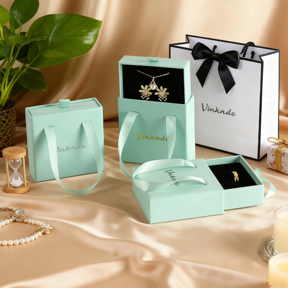 

24 упаковки, подарочная коробка для ювелирных изделий, оптовая синяя крафт-портативная картонная коробка для ювелирных изделий для хранения ожерелья, браслета, индивидуальный логотип