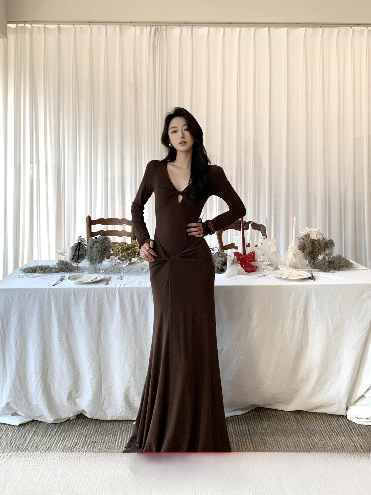 

Женское трикотажное платье KKABOVE Larsele с V-образным вырезом, длинное, с эффектом утончения талии, цвет карамель, базовый слой, повседневное