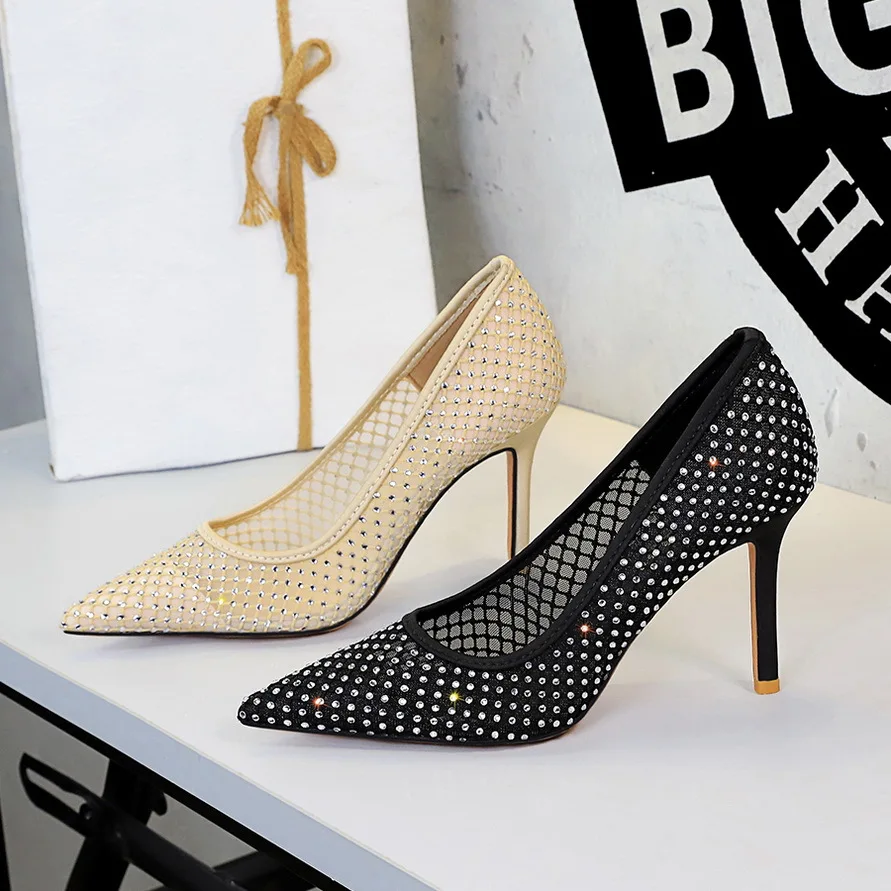 

Женские универсальные модельные туфли на высоком каблуке со стразами и острым носком, свадебные туфли на шпильке