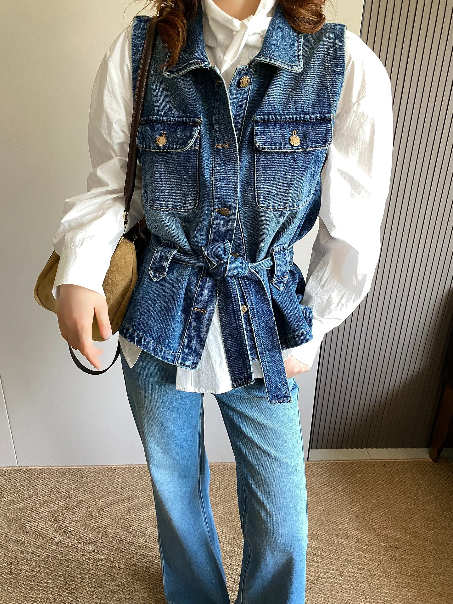 

Spring 2026 Women's Denim Tank Top Waist-Cinching Strap Vest Svel Design Sensation Casual Faion Workwear Sle ort