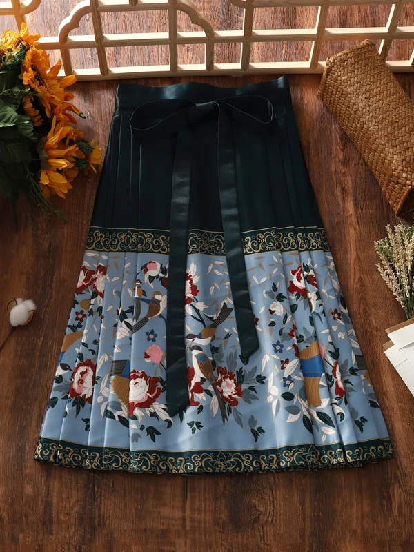 

Юбка-миди в национальном стиле в стиле ретро с поясом. Юбка для лица. Юбка для тела. Юбка трапециевидной формы с высокой талией.