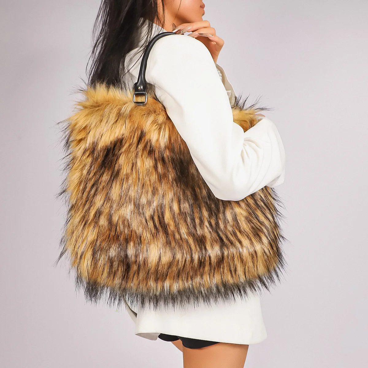 Large Plush Tote Faux Fur Shoulder Bag Winter Fluffy Women Designer Handbags Warm Soft Crossbody Bags for Women Shopper Purses