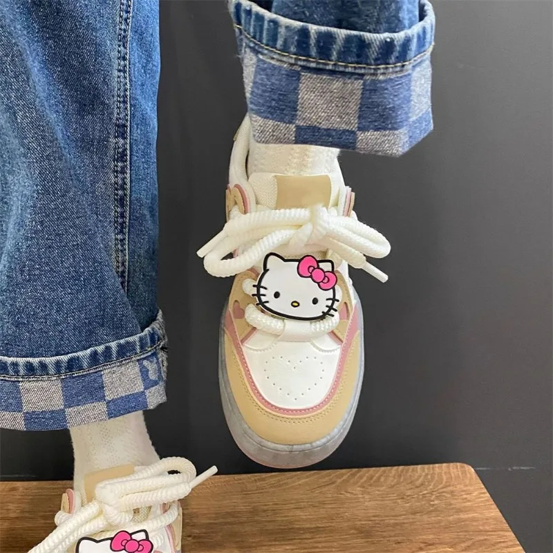 Retro giapponese originale Sanrio Hello Kitty scarpe da tavola primavera nuove scarpe con plateau versatili scarpe da ginnastica Casual scarpe firmate da donna