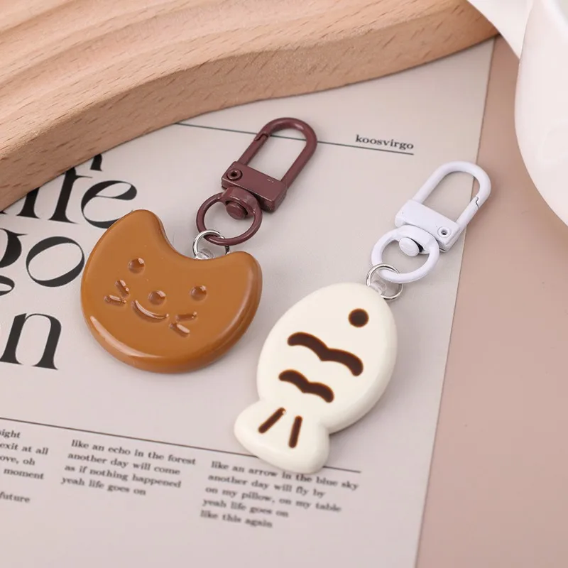 Cute Little Cat Keychain Creative Fish Cat Resin Cartoon Doll Pendent Fashion Bag Accessories for Kids Couple Gift Car Keyring