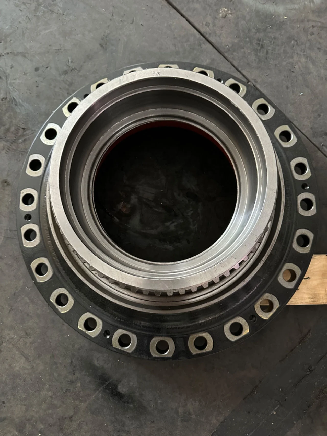 Hub Roda AKSESORI KESSLER 101.1684.1 untuk Loader Sandvik LH410