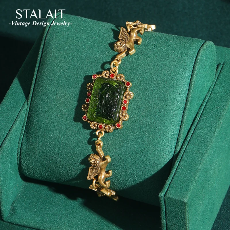 Vintage Green Glass Bracelet Charm Square Relief Lion Woman Jewelry Real Gold Plated Luxury Designers Summer Accessories 2025