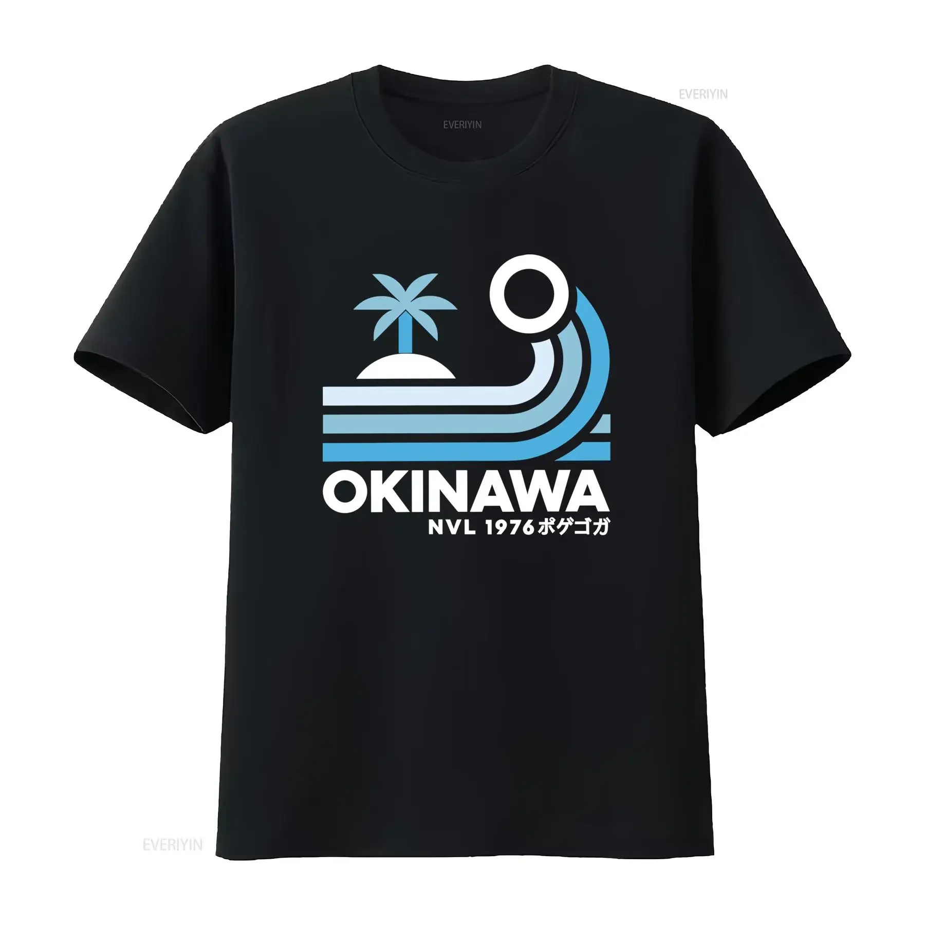 Herren-T-Shirt im japanischen Okinawa-Retro-Stil mit Palm Wave-Design und Schriftzug-Print, modische Streetwear für sommerliche Vintage-Atmosphäre