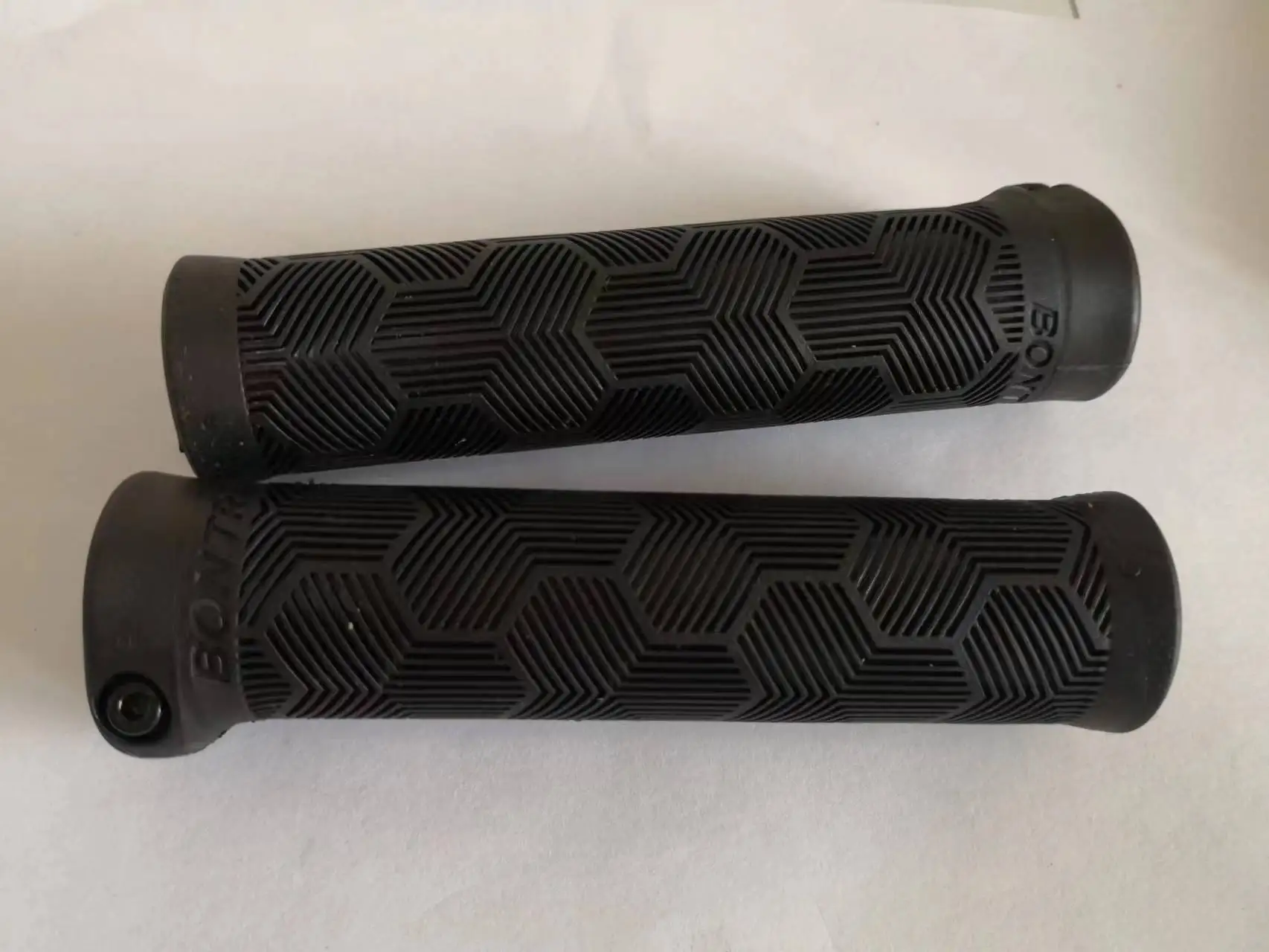 bicycle grip for Trek Bontrager XR Trail Comp bicycle handlebar grip 1pair