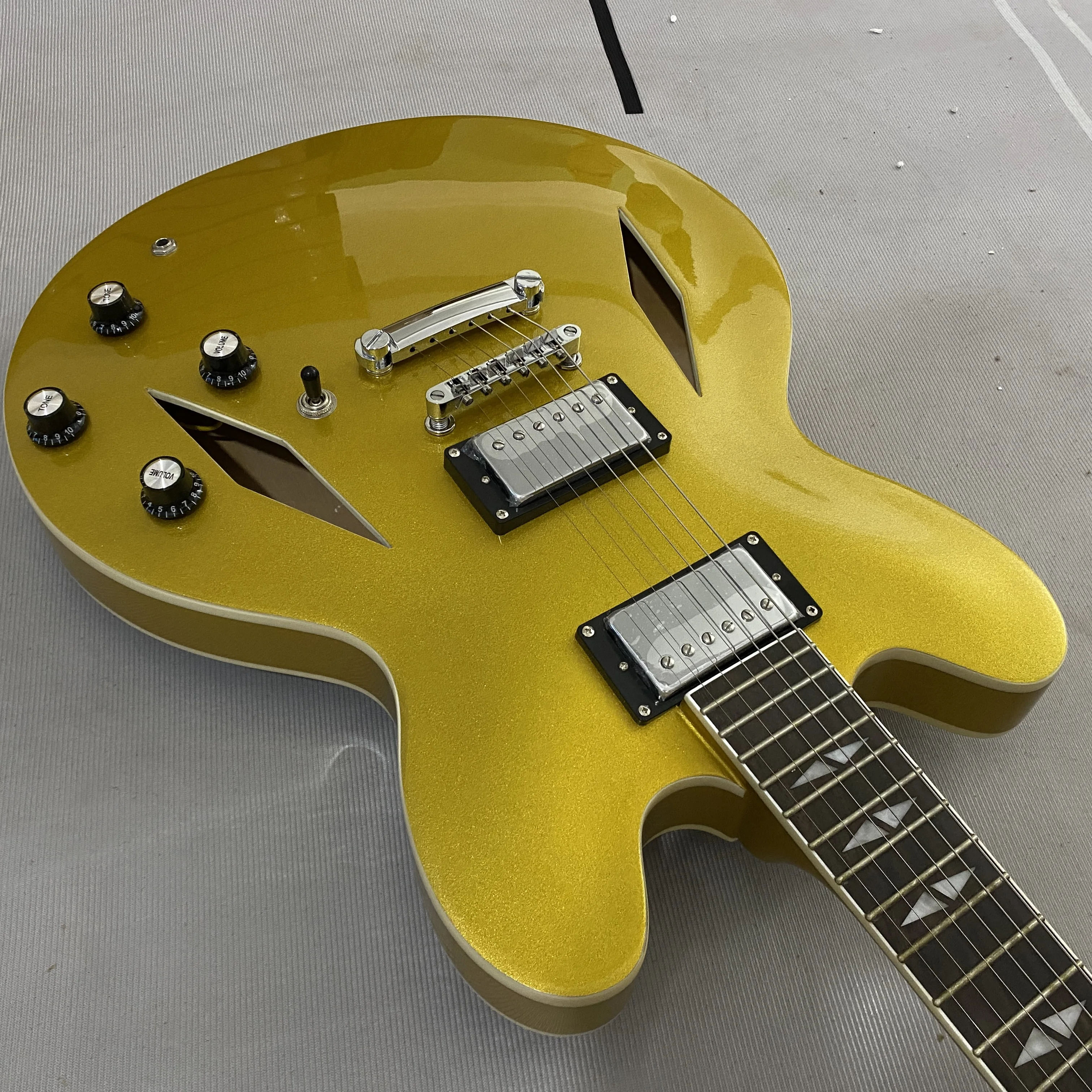 Gitara elektryczna typu half hollow, podstrunnica z palisandru, przetworniki HH, 22 progi, chromowany osprzęt, korpus z klonu, darmowa wysyłka