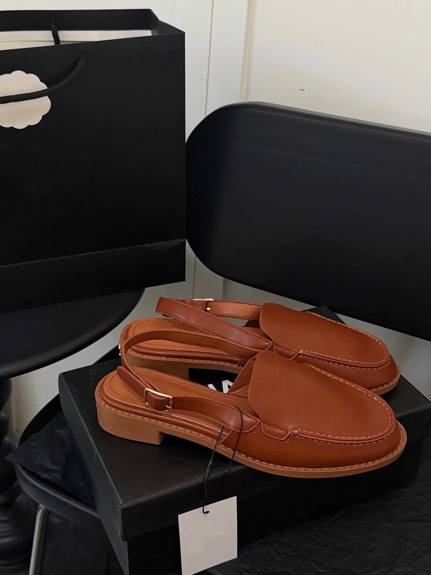 Sandálias de Bico Fino de Luxo - Street Fashion Luxury avaliação e preço