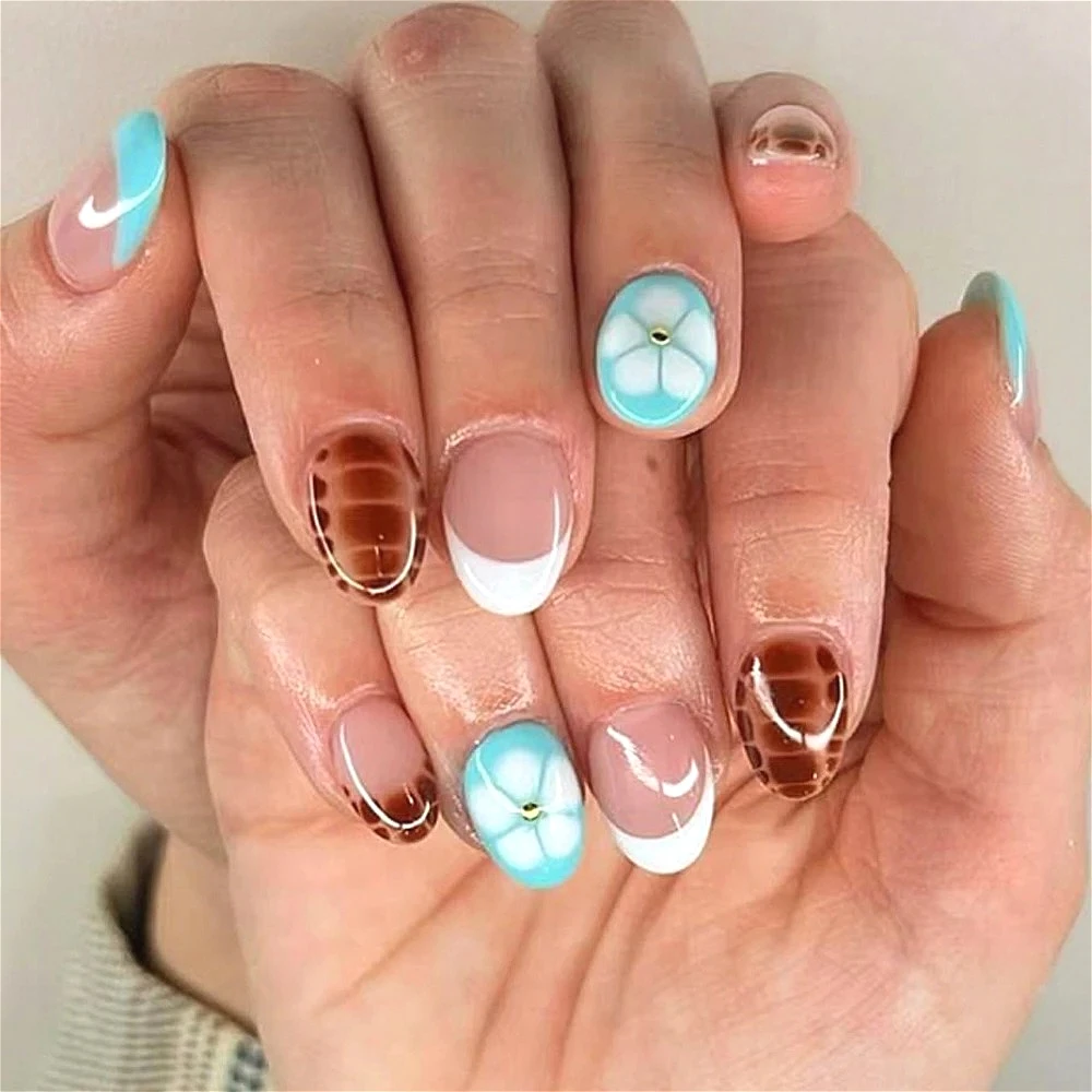

White Flowers Blue French Brown Halo Dyeing Nail Art Summer Wearable False Nails Detachable Finished Fake Nails Press on Nails