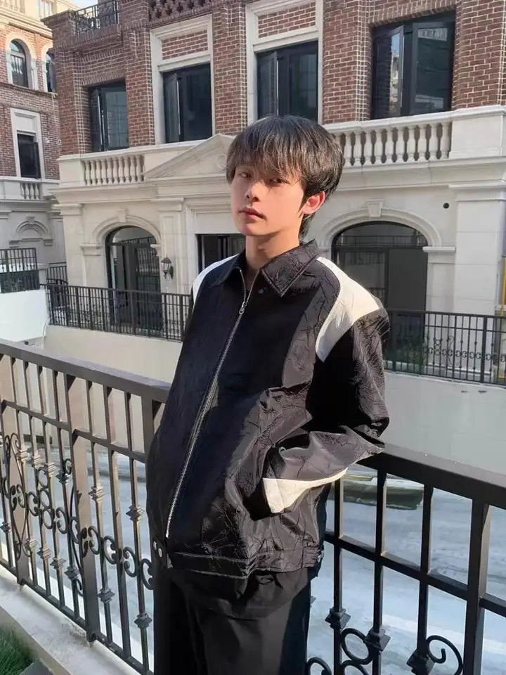 

Cleanfit Zipper Cardigan Bla White Pleated Splicing Nylon High-End Couple Jaets Outerwear for Youth Autumn Winter