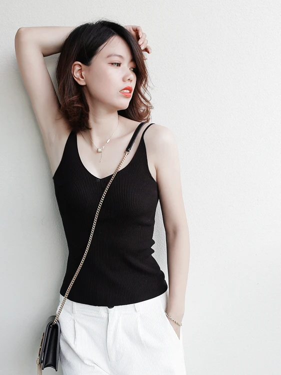 

High-End Woolen Knitted Slim Fit ort Vest for Women Thin Inner Wear Base Layer Close-Fitting Bla Color Ladies' Top