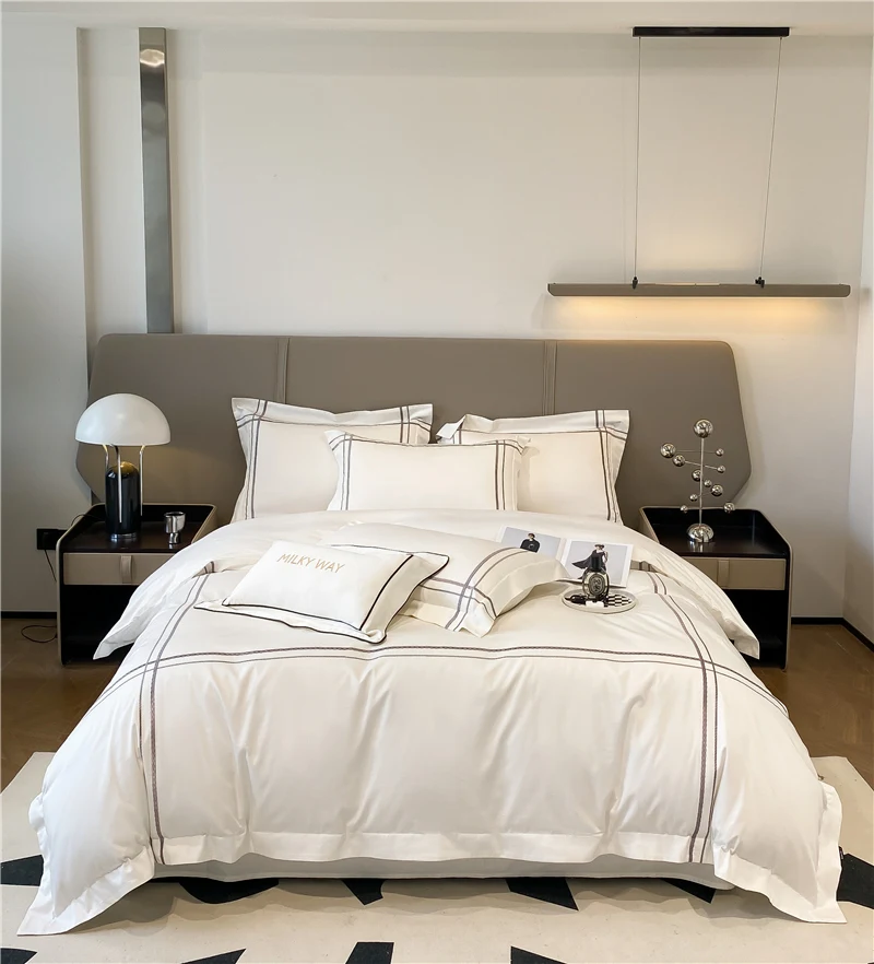 

Long-staple Cotton Four-piece Set, Pure Cotton, Horse Cotton, Light Luxury Style, Solid Color Embroidery Bedding Set
