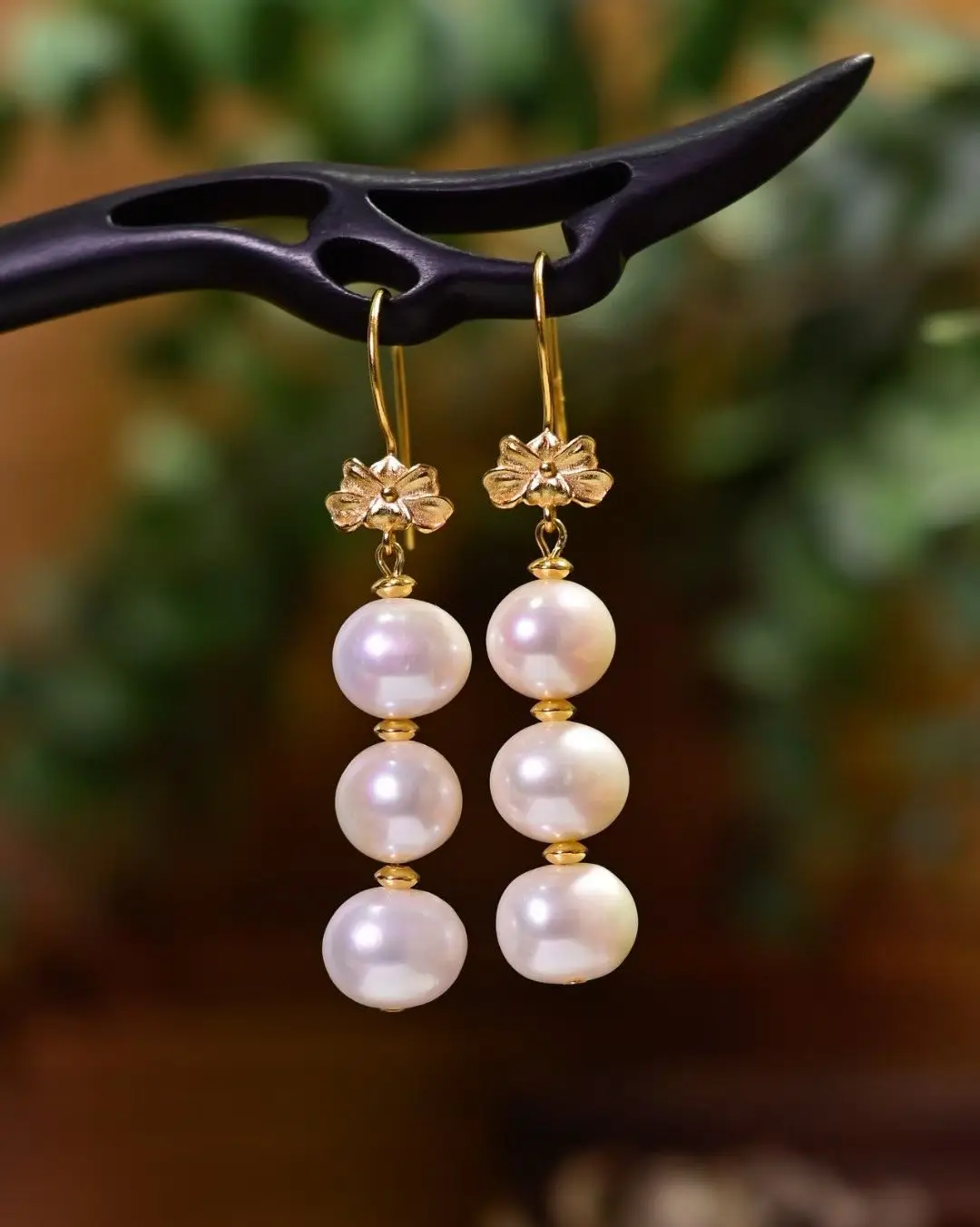 

925 Silver Lustrous Freshwater Tri White Pearls Ear Hook Elegant Akoya Pink Pearl Dangling Drop Earrings Timeless Jewerly Gifts