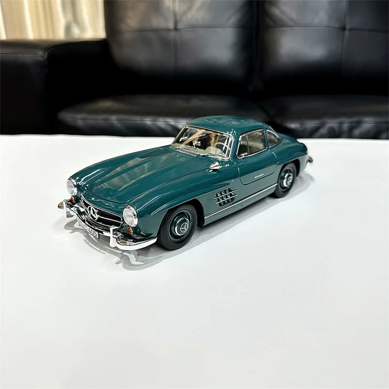 Diecast 1:18 Scale Benz 300sl 1954 Vintage Classic Car Simulation Alloy Car Model Static Display Collectible Toy Gift Souvenir