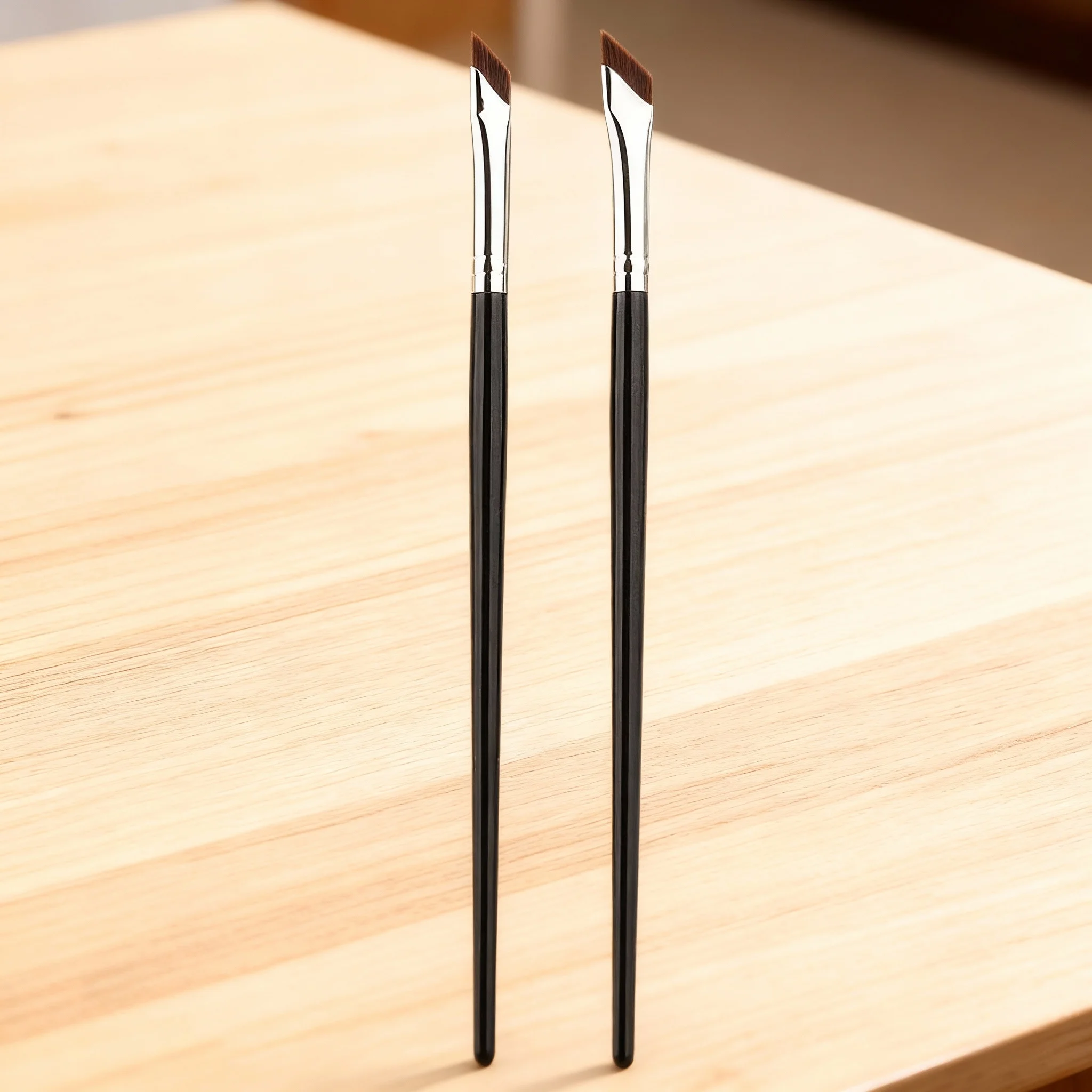 Sickle Eyeliner Brush Eyeshadow Blade Brush Detail Brush Diagonal Eyebrow Brushes Undereyelid To Sleeping Silkworm Makeup Tools