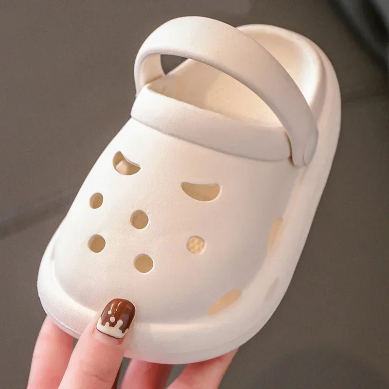 Children\'s Garden Shoes, Boys and Girls Outdoor Play Sandals Wear Resistant Non-slip Can Added Christmas Halloween Charms