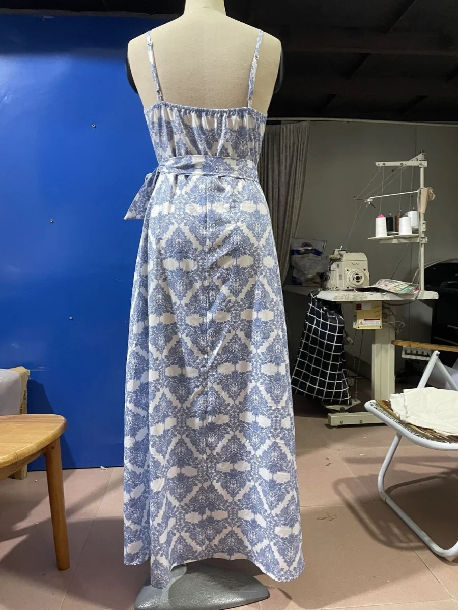 เดรสยาวลายดอกไม้พิมพ์ลายสไตล์เซ็กซี่แบบสายเดี่ยว ทรงเอไลน์เอวสูง ความยาวปานกลาง สำหรับผู้หญิง รุ่นใหม่ล่าสุดประจำฤดูร้อน