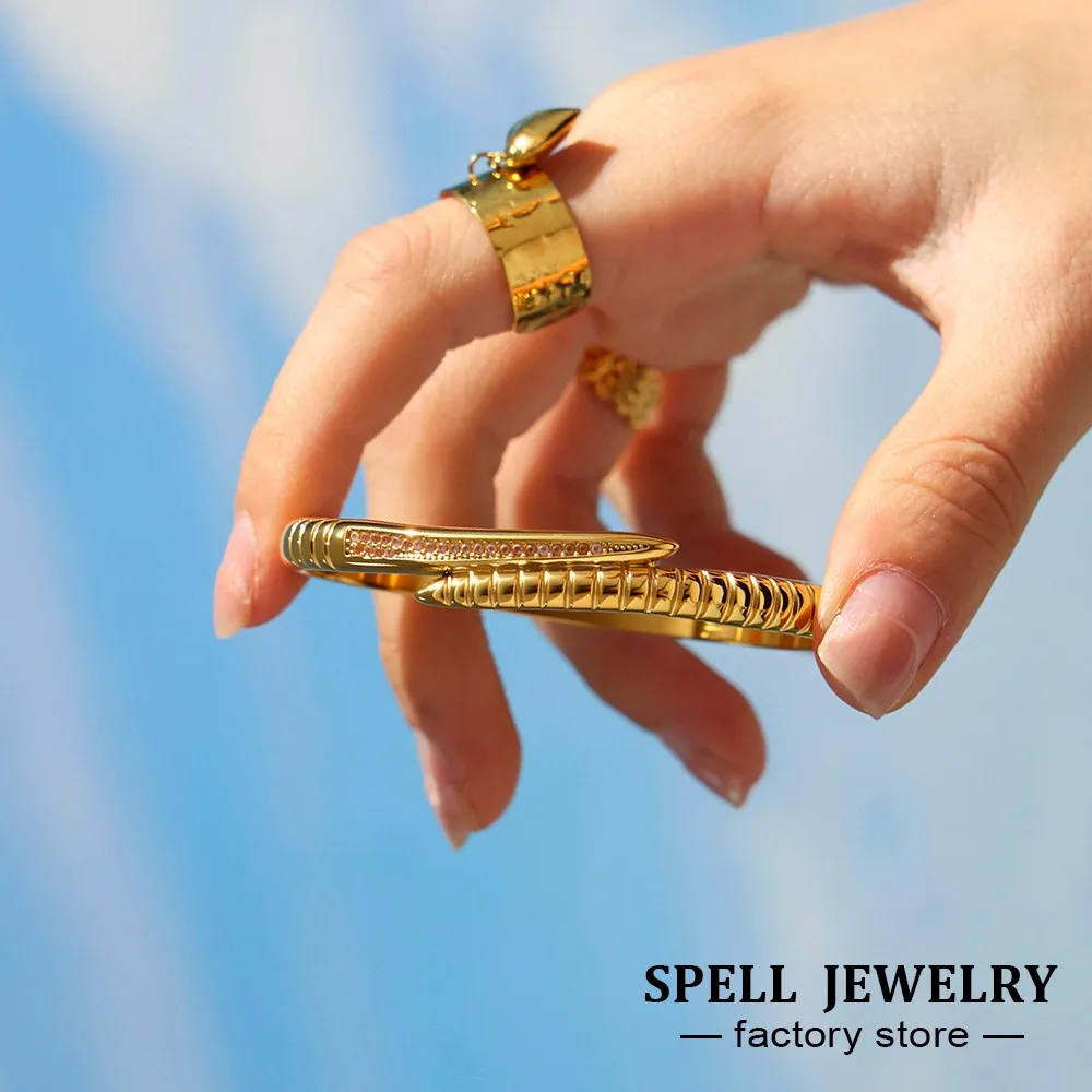 Brazaletes con forma de cola de Rattler en acero inoxidable, pulseras que se pueden abrir con incrustaciones de circonita brillante chapada en oro de 18 quilates, brazalete para mujer