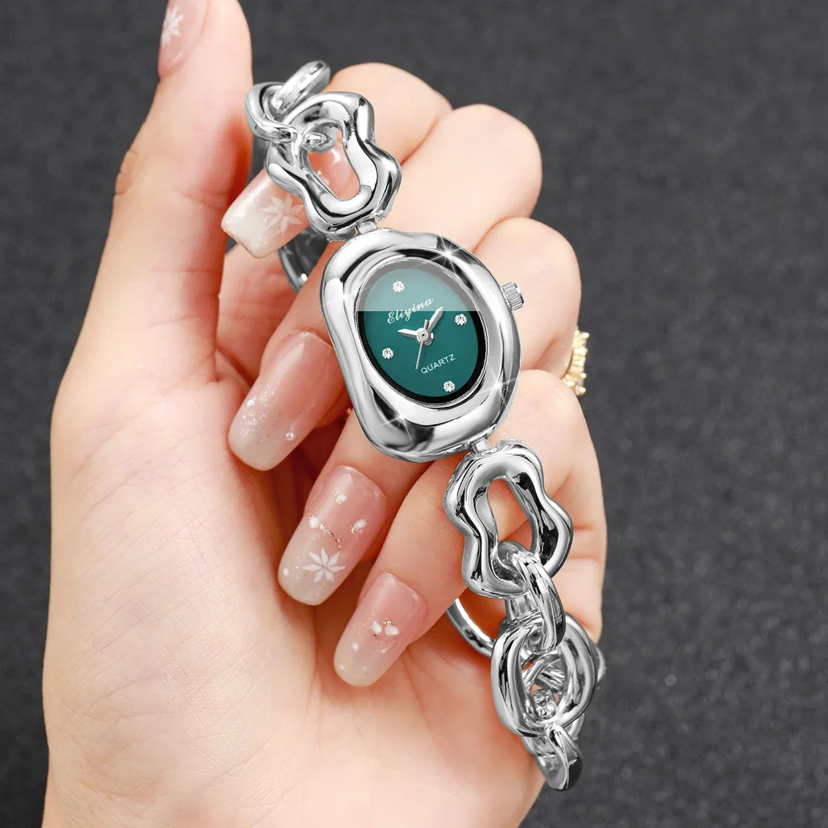 Fashion Irregular Dial Women Watches Elegant Chain Bracelet Strap Quartz Wristwatches Clock Gift Relogio Feminino (Without Box