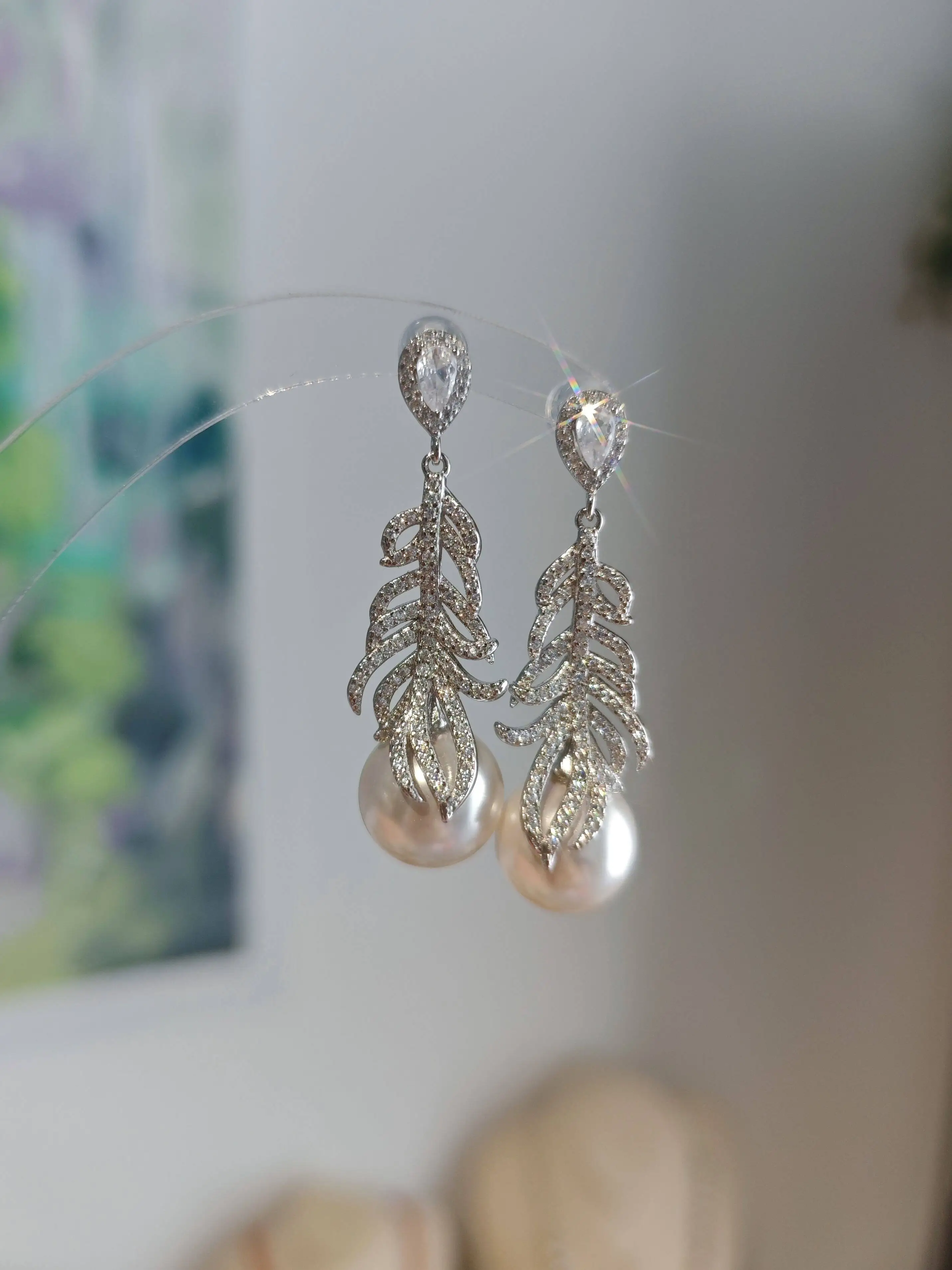 

Feather sparkling Stud Earrings for Women Luxurious Elegant Exquisite long earJewelry