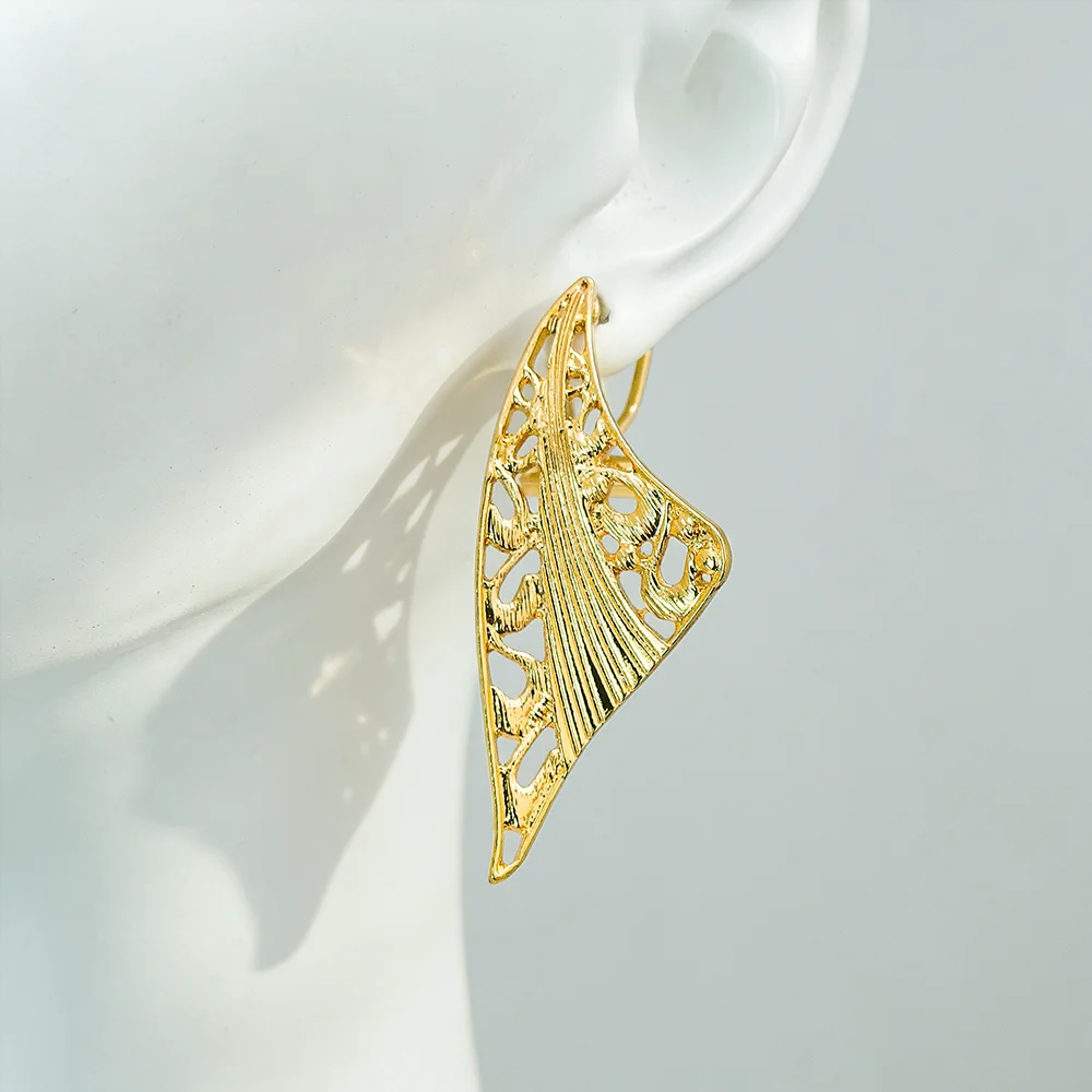 YTJX 2026 Neue Vintage Chunky C-Form Ohrringe für Frauen Hochwertige 18K Goldfarbene Gedrehte Ohrringe Modischer Alltagsschmuck Geschenk – Detail 6
