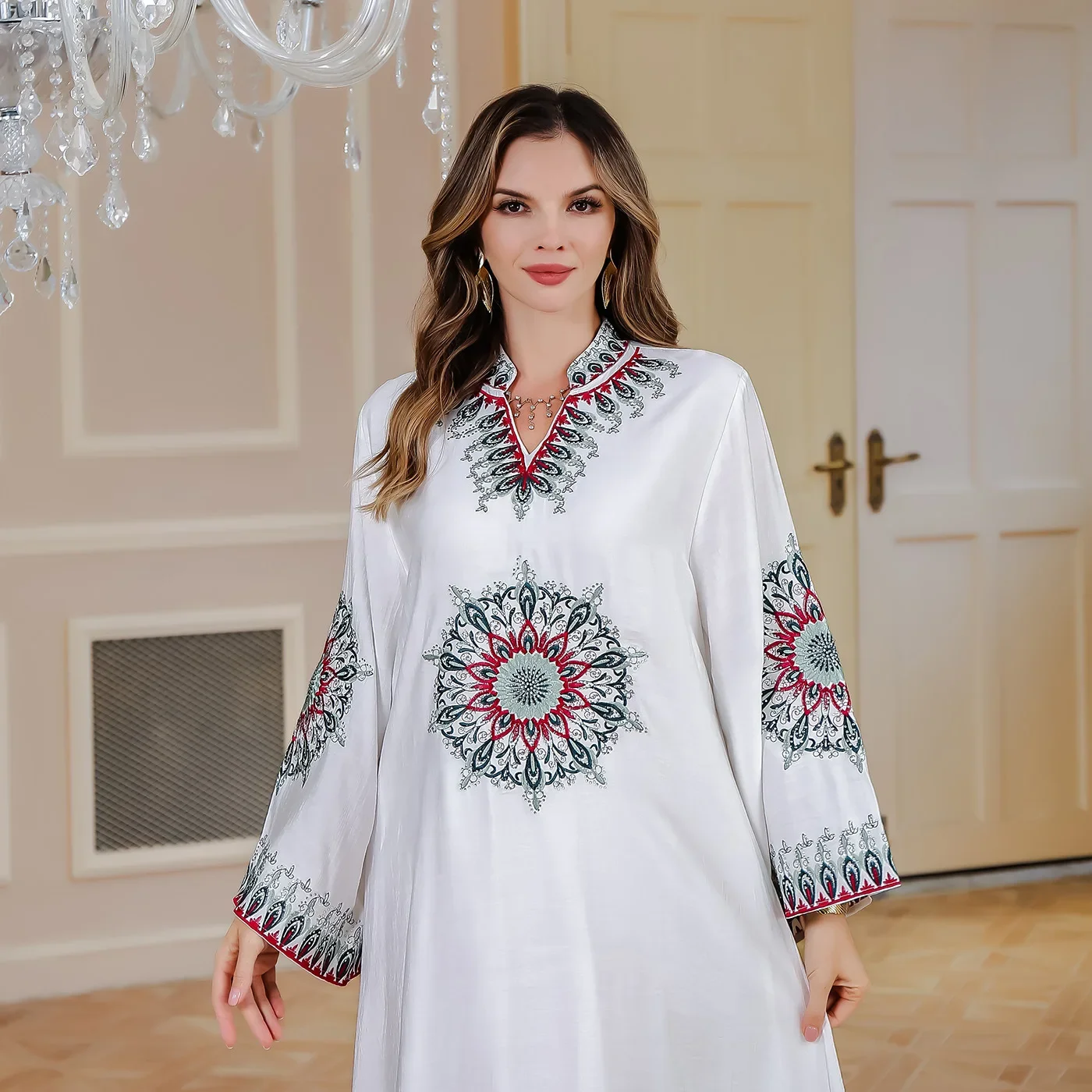 2024 New Arabian Dubai Muslim Women's Clothing. Abaya. Middle Eastern Ladies' Light Luxury Embroidered Dress. Evening Dress.