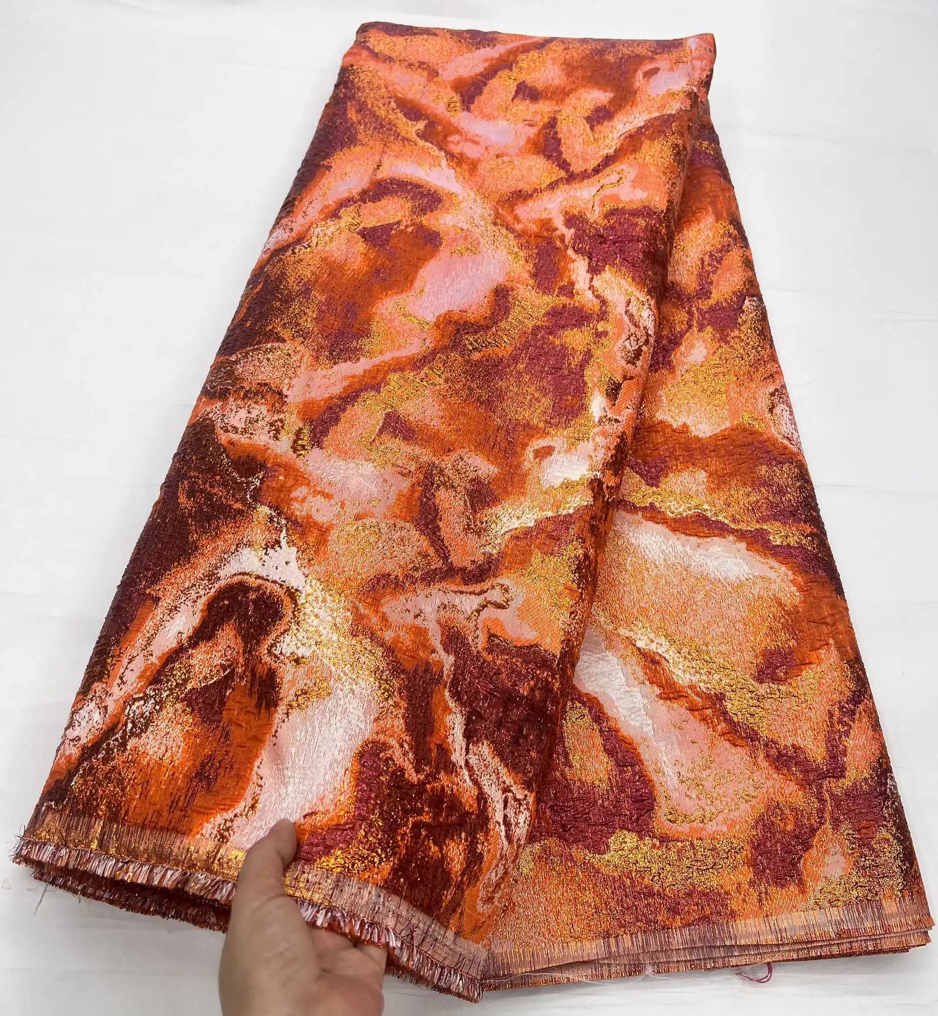 Luxuriöser französischer vergoldeter Spitzenstoff 2025, hochwertige afrikanische Brokat-Jacquard-Spitze, nigerianischer Organza-Spitzenstoff für Hochzeitskleid.