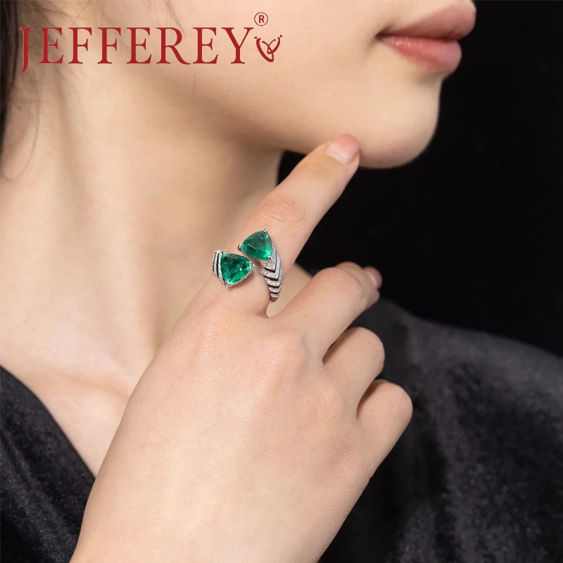 

925 Sterling Silver Triangle Shape Emerald Ring Inlaid Full Diamonds Opening Wedding Band for Women Couples Luxury Jewelry Gifts
