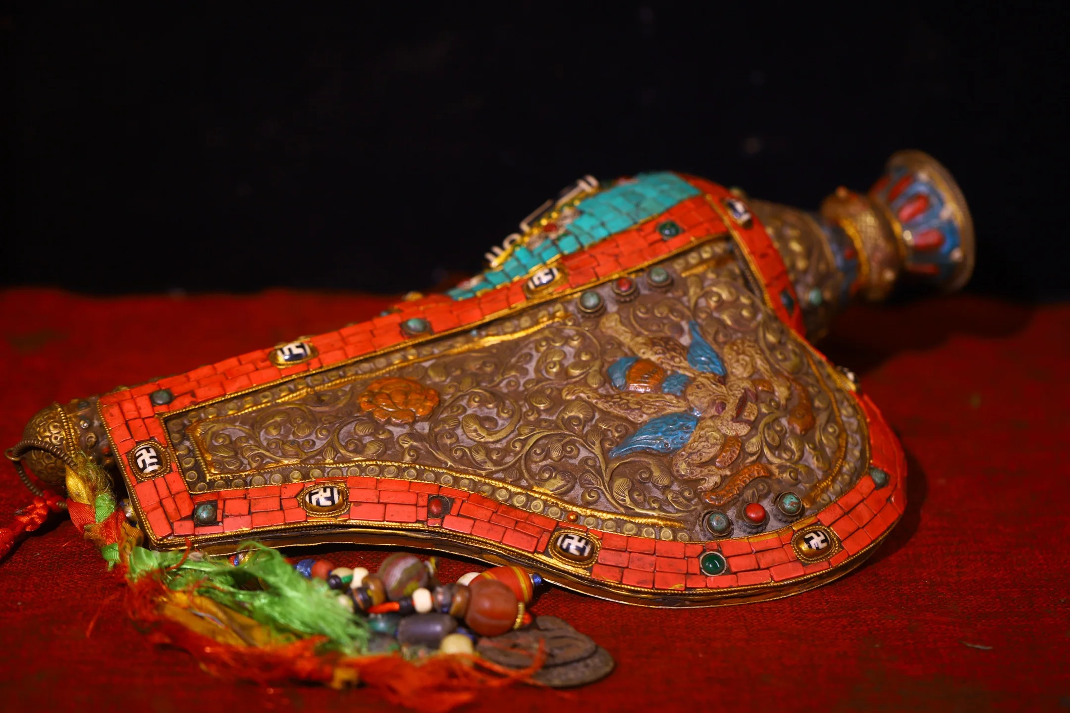 

18"Collections Old Natural Conch Tibetan Silver Mosaic Gem gZi Beads Turquoise Vajra GARUDA Pattern Buddha Conch Worship Hall