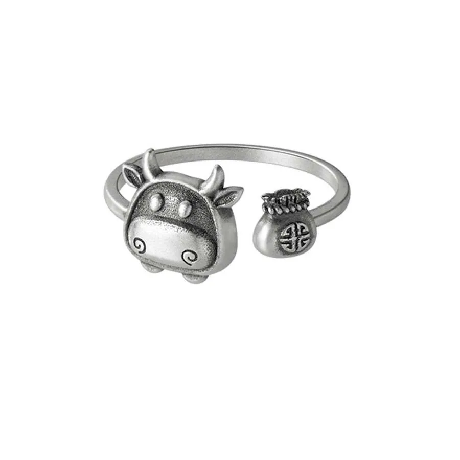 

Women's Fashion Sterling Silver Vintage Style Calf Zodiac Ring