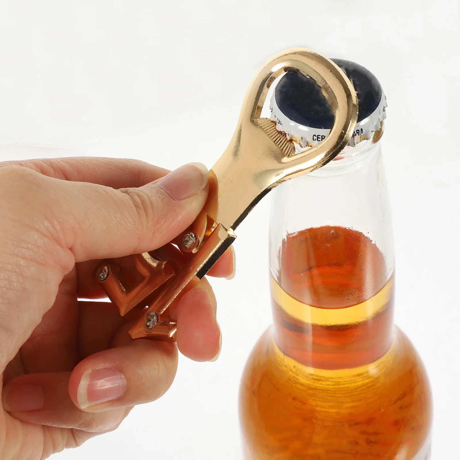 

Золотая открывалка для бутылок из цинкового сплава со стразами на 15-й день рождения, свадьбу, вечеринку, ручная открывалка для пивных бутылок, декоративная домашняя кухня