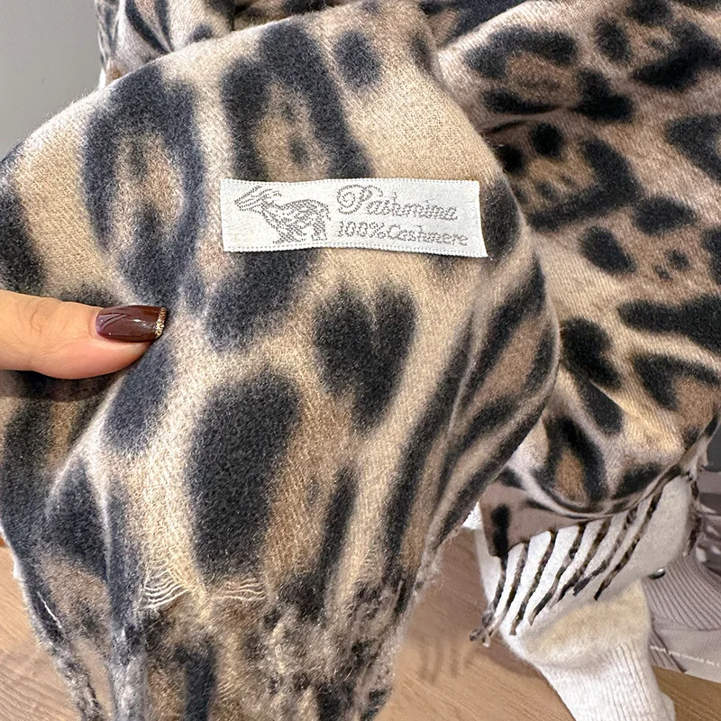 Luxury Leopard Print Cashmere Scarf for Women Pashmina Shawl Winter Wraps 2024 Warm Blanket Poncho Female Echarpe Bufanda