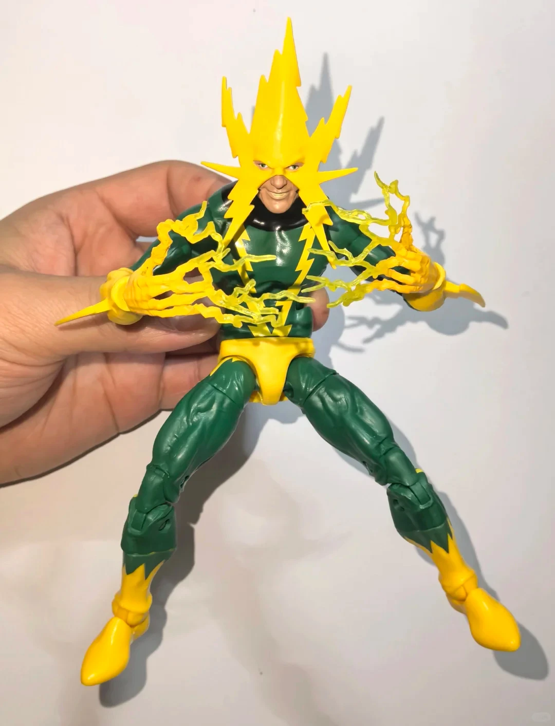 In Stock Marvel Legends Series Marvel's Electro (Spider-Man) 15cm Retro Cardback Action Figure Model Collection Toys view 3