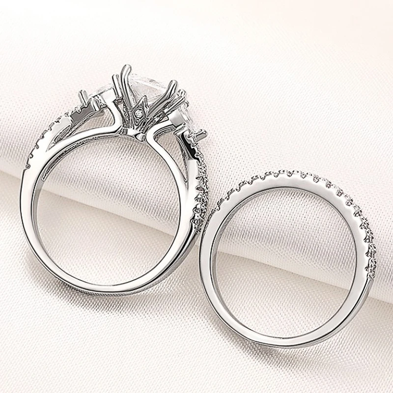 Huitan 2pcs Frauen Ringe brillante Prinzessin Zirkonia Luxus Ehering Accessoires moderne Mode Engagement Set Schmuck