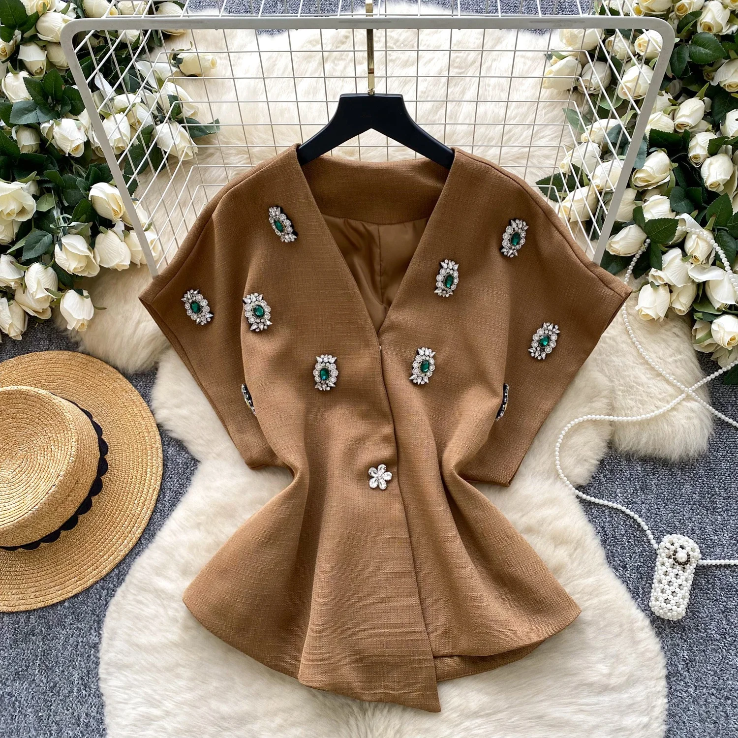 

Clothland женский стильный жилет из бисера с v-образным вырезом, жилет без рукавов, куртка с бриллиантами, верхняя одежда, женские модные пальто, топы MA167