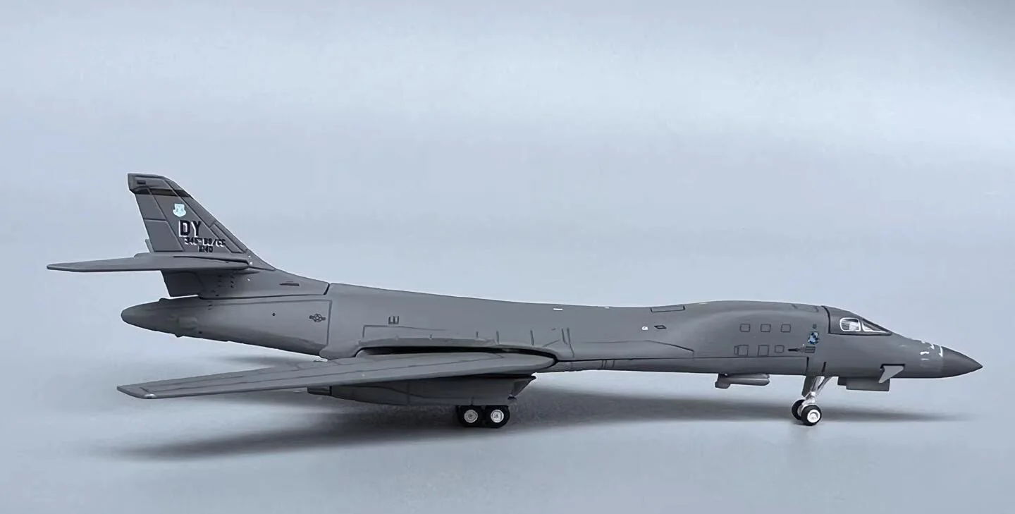 1/400 GMUSA125 US B-1B B1 bomber model 86-0140  Alloy Collection Model