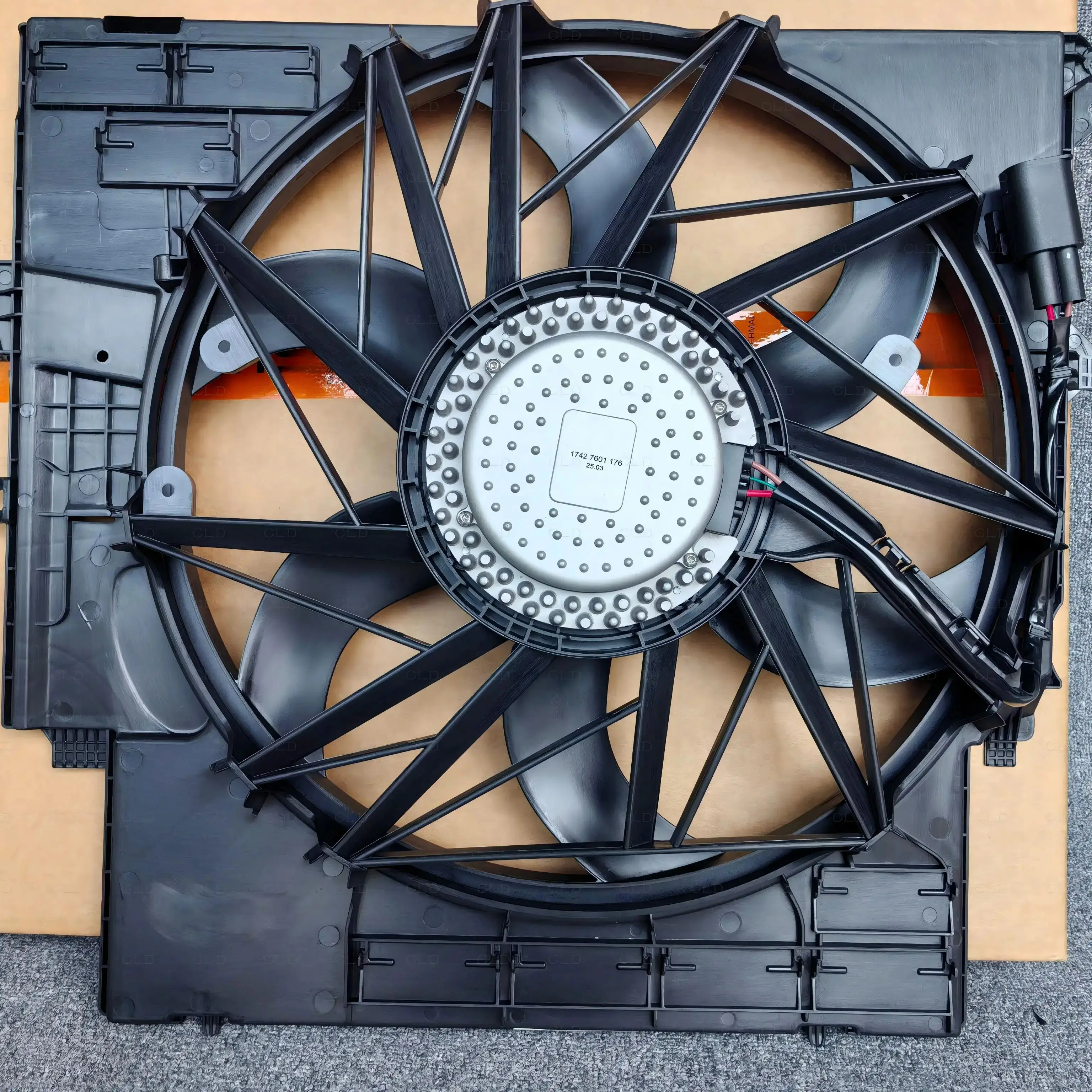 17427601176 Radiator Fan Assembly Auto Parts Motor Solution Air Cooling Car Engine Car Radiator Fan For X3 F49