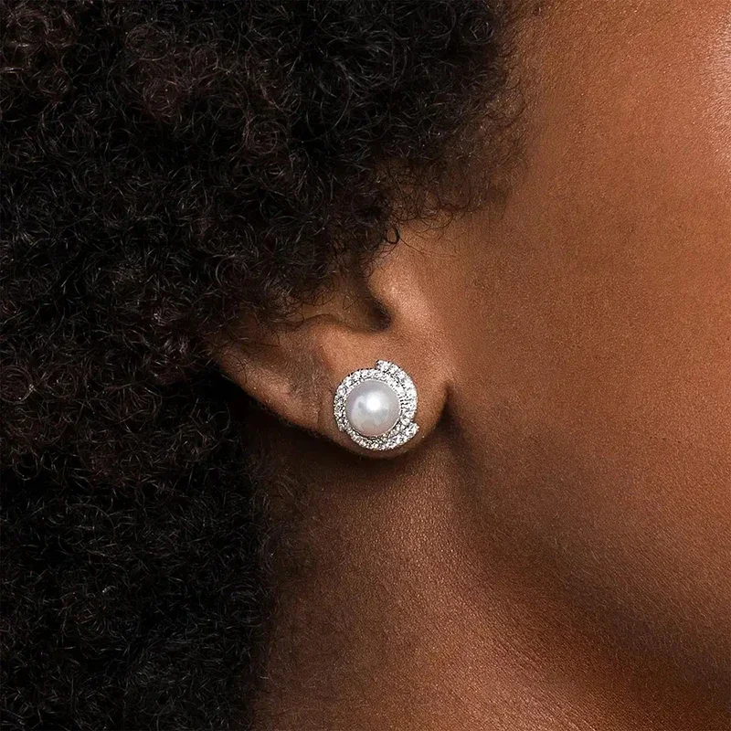 أقراط Huitan الأنيقة مع اللؤلؤ المقلد، إكسسوارات ثقب لطيفة ورشيقة للنساء، مجوهرات الزفاف العصرية #1