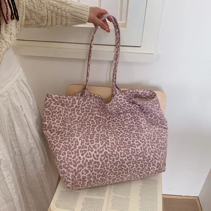 

New Pink Leopard Print Canvas Tote Bag Fashion Lazy Style Large Capacity Shoulder Bag Simple and Casual Texture Bag for Travel