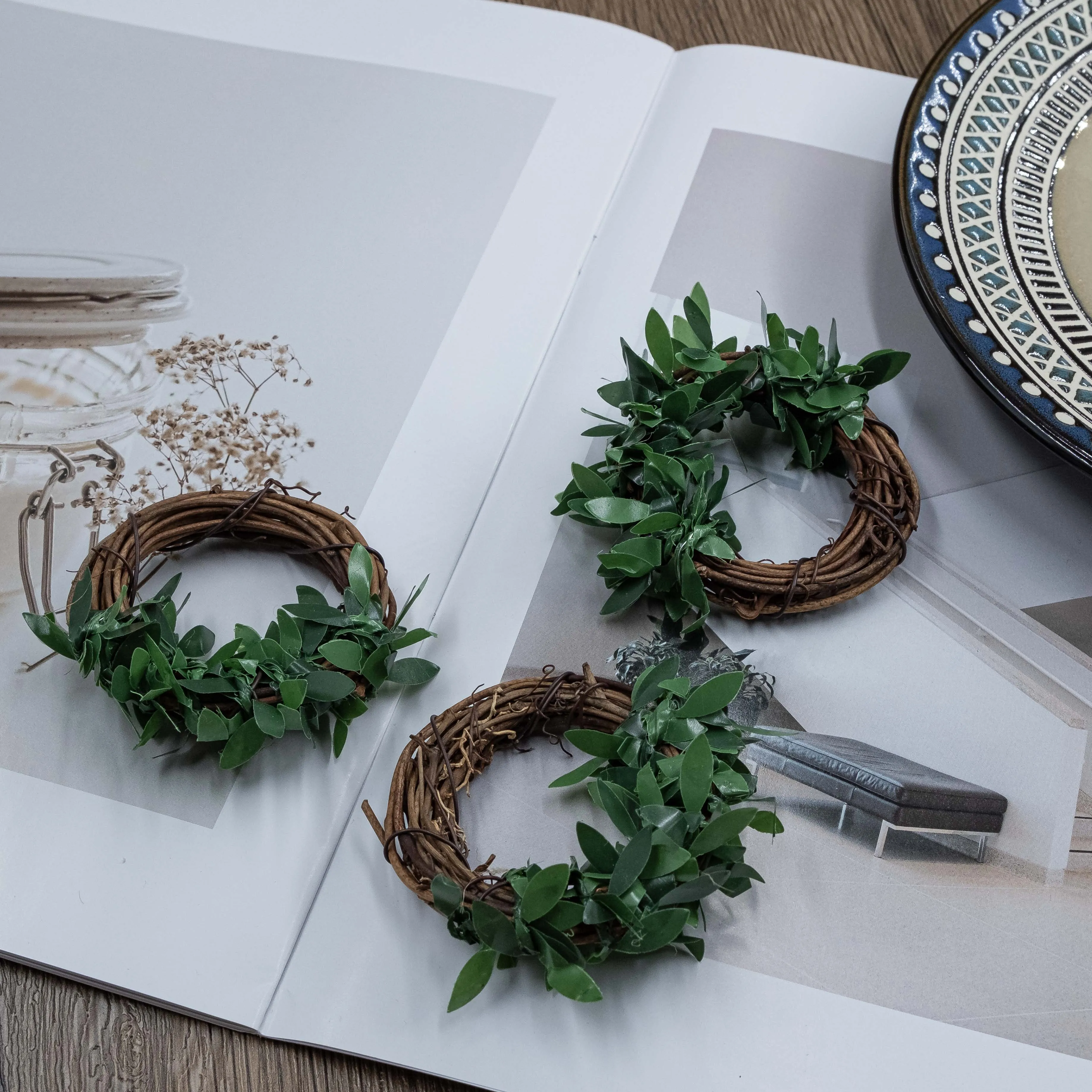 12 قطعة من زخارف الطاولة الرائعة بالجملة، بما في ذلك حلقات منديل الكرمة البلاستيكية الواقعية. #4