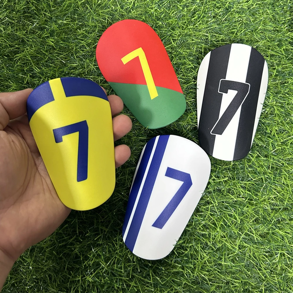 1 Paar NO.7 Professionele Voetbal Scheenbeschermer PU Dikke Anti-Collision En Schokabsorberende Insert Board Sport Beschermende benodigdheden