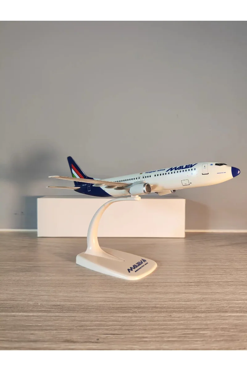 

1:200 Scale Model Marabu/Play/Vueling/A320neo Austrian/ Transavia Air Airline Aircraft Assembly Plane Airplanes Collection Gifts