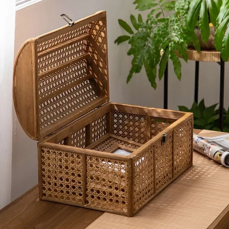 Vintage Chinese Rattan Storage Basket Large Capacity Clothes Organizer Cosmetic Box Multi-Functional Treasure Chest with Lid