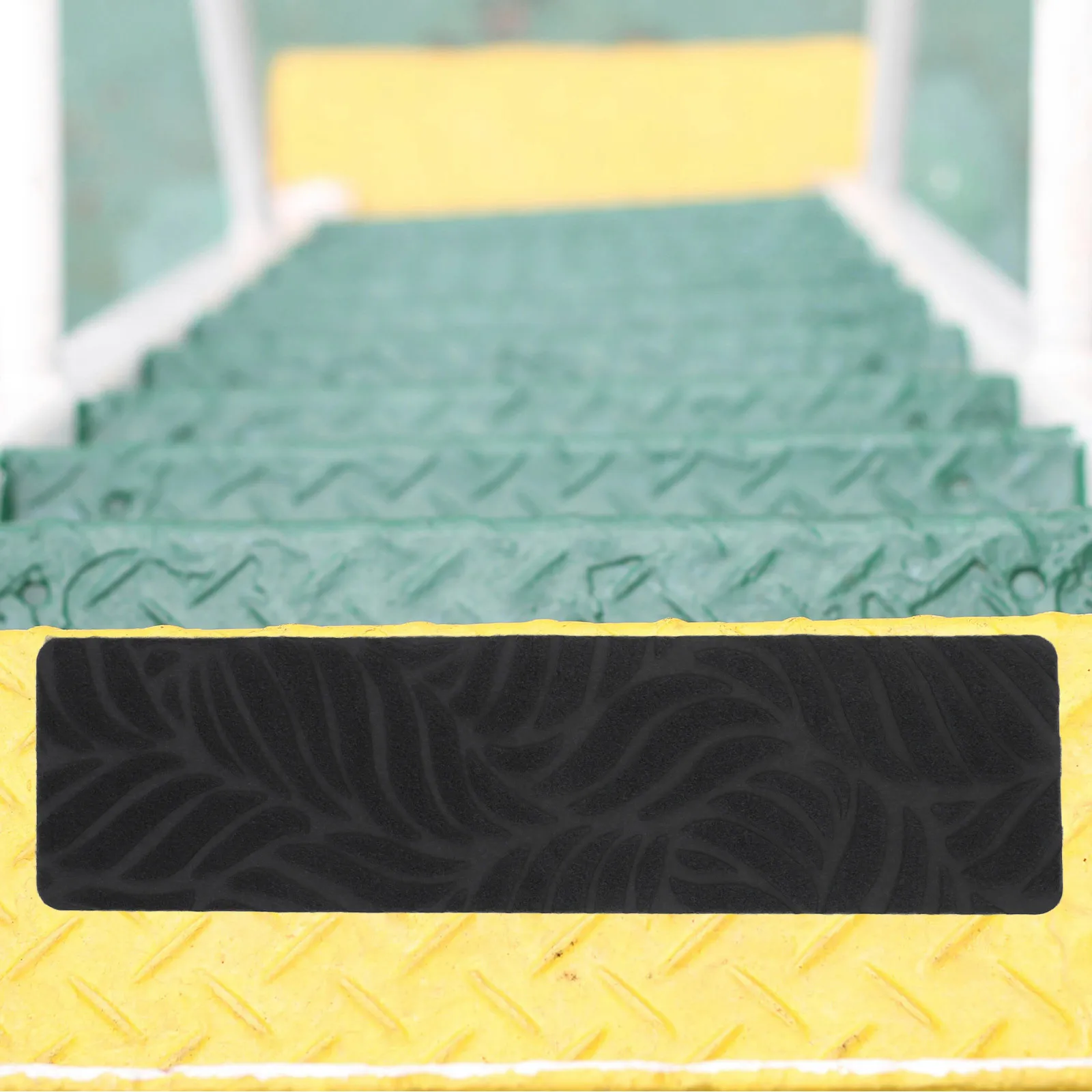 2Pcs Non Slip Stair Treads Indoor Wooden Steps Peel Stick Carpet Runners Embossed Pattern Safe Anti Slip Stair Mats