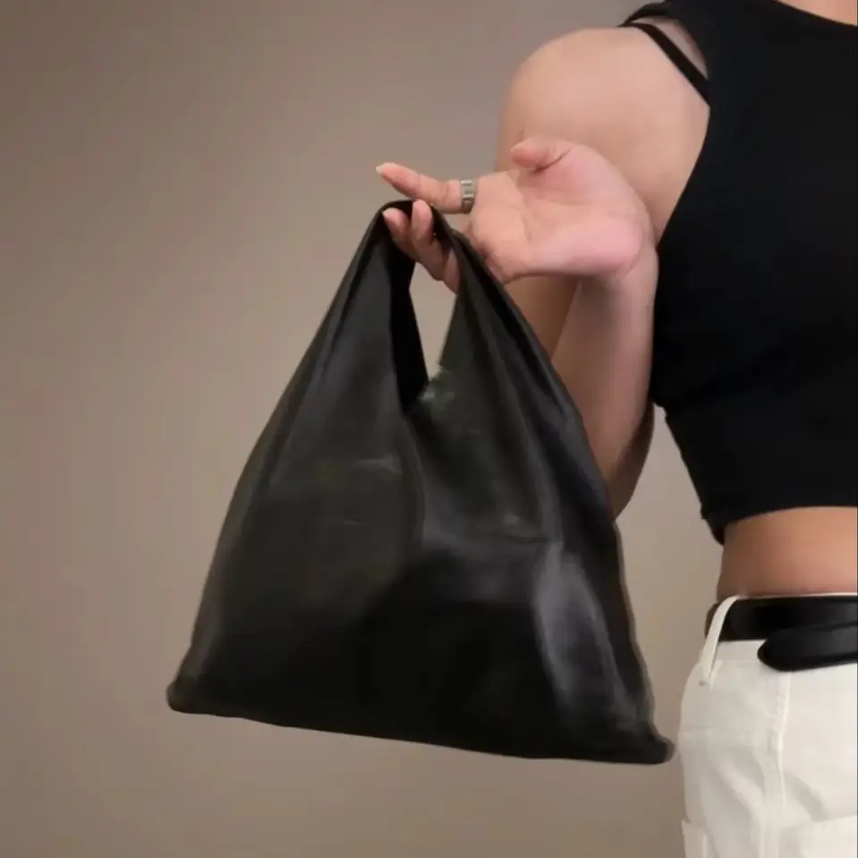 Solid-Color Underarm Bag: Stylish One-Shoulder Crossbody Bag for WomenVersatile, Durable, and Trendy Commuter Tote