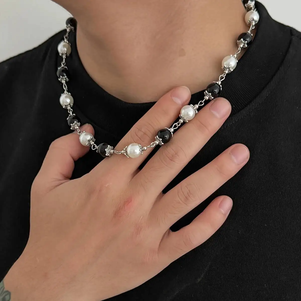 

Hip Hop Colourful Beaded Chain Necklace for Men New Fashion Smooth Imitation Pearl Choker Male Jewelry Neck Accessories